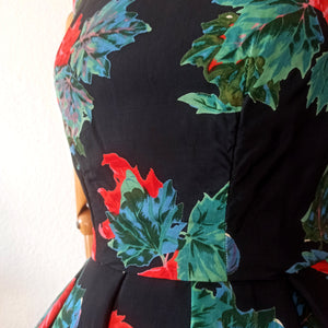 1950s - Stunning Black Autumn Leaves Couture Dress - W24 (60cm)