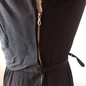1940s - Stunning Buckle Back Rayon Crepe Dress - W28 (72cm)