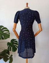 Charger l&#39;image dans la galerie, 1930s - Delicious Navy Blue Silk Crepe Dress - W28 (70cm)
