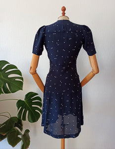 1930s - Delicious Navy Blue Silk Crepe Dress - W28 (70cm)