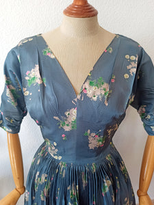 1940s - R&K Originals, USA - Exquisite Floral Silk Crepe Dress - W25 (64cm)