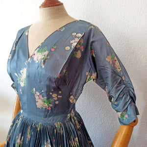 1940s - R&K Originals, USA - Exquisite Floral Silk Crepe Dress - W25 (64cm)