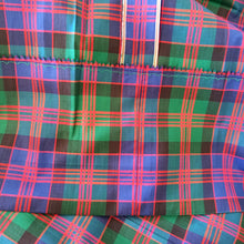 Laden Sie das Bild in den Galerie-Viewer, 1950s - Saks Fifth Avenue, USA - Unworn Tartan Cotton Dress - W30 (76cm)
