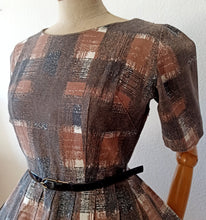 Charger l&#39;image dans la galerie, 1950s - Illum, France - Gorgeous Abstract Cotton Dress - W26 (66cm)
