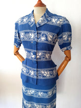 Load image into Gallery viewer, 1940s - Exquisite Parisien Puffed Sleeves Rayon Suit
