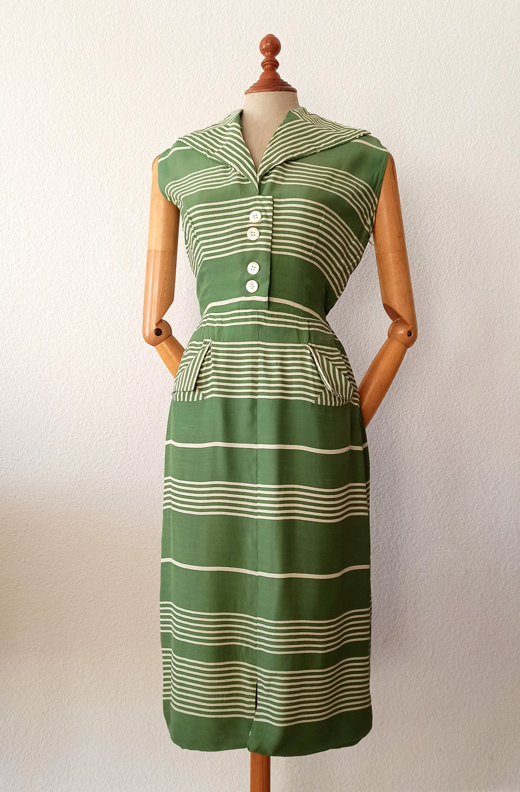 1940s 1950s - Gorgeous Green Rayon Stripped Dress - W25/26 (64/66cm)