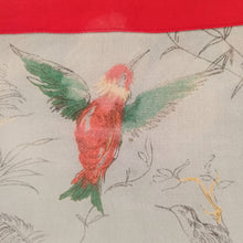 Laden Sie das Bild in den Galerie-Viewer, 1950s - Lovely Birds Novelty Rayon Top - W30 (76cm)
