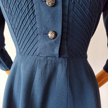 Charger l&#39;image dans la galerie, 1940s - Gorgeous Blue Gabardine Wool Dress - W28 (70cm)
