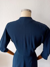 Charger l&#39;image dans la galerie, 1940s - Gorgeous Blue Gabardine Wool Dress - W28 (70cm)
