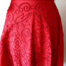 Laden Sie das Bild in den Galerie-Viewer, 1940s 1950s - Richard Grossmark, London - Stunning Rouge Soft Taffeta Dress - W25 (64cm)
