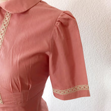 Load image into Gallery viewer, 1940s - Exquisite Antique Pink Peplum Cotton Suit - W27 (70cm)
