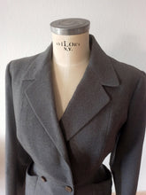 Carica l&#39;immagine nel visualizzatore di Gallery, 1940s - Elegant Grey Gabardine Wool Blazer Jacket - W29 (74cm)
