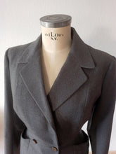 Charger l&#39;image dans la galerie, 1940s - Elegant Grey Gabardine Wool Blazer Jacket - W29 (74cm)
