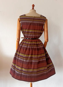 1950s 1960s - Le Signe de Paris, France - Exquisite Pistacho Brown Dress - W30 (76cm)