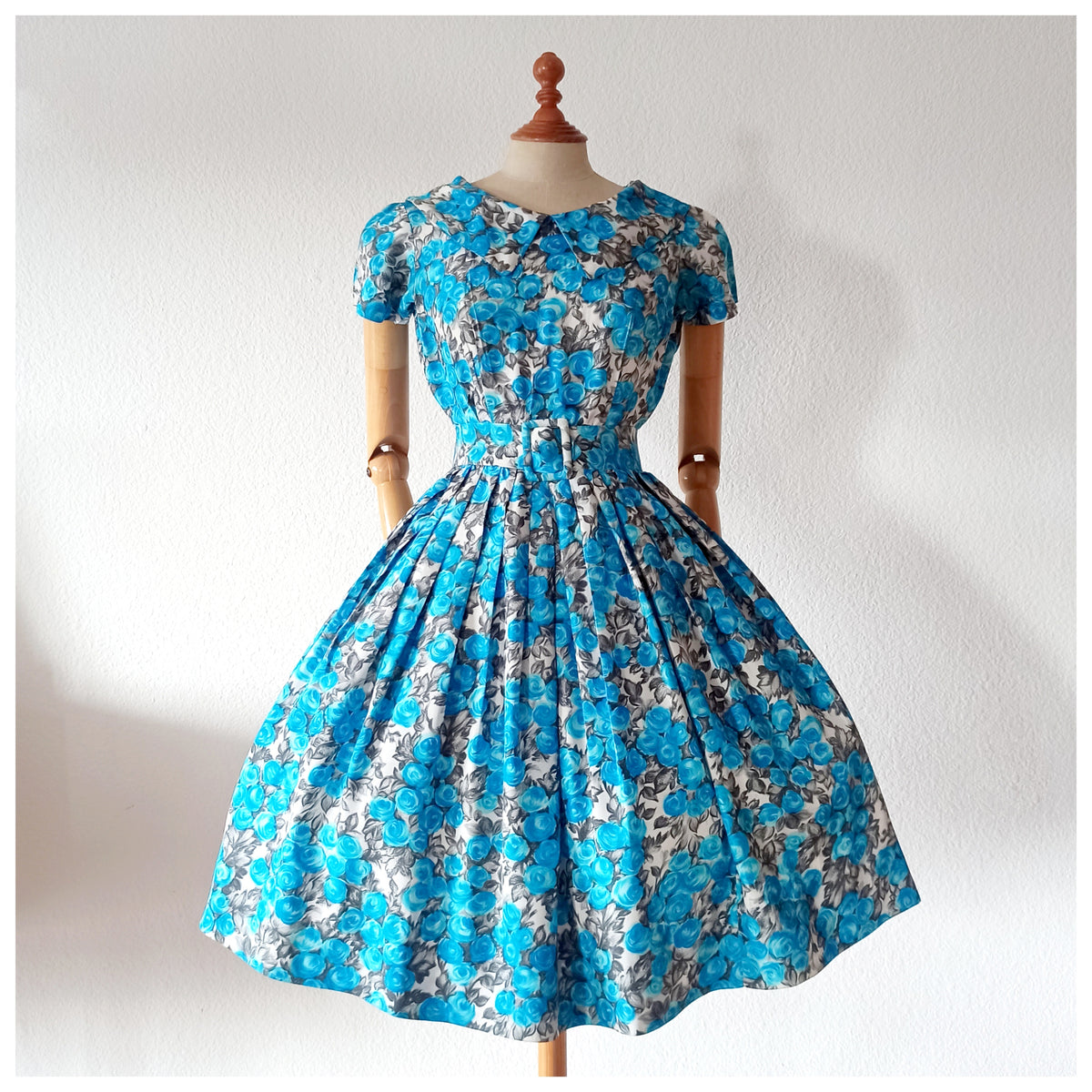 1950s -Stunning Roseprint Cold Rayon Dress - W23.5 (60cm) – Der Fuchs ...