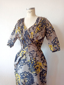 1950s - Spectacular French Couture Wildsilk Dress - W27 (68cm)