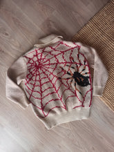 Laden Sie das Bild in den Galerie-Viewer, VTG - Fabulous Spider Tarantula Cowichan
