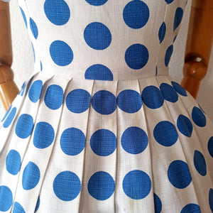 1950s 1960s - Gorgeous Iconic Blue Polkadots Dress - W28 (72cm)