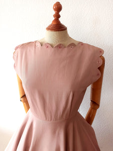 1950s - Adorable Antique Pink Beaded Dress - W27 (68cm)