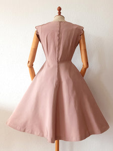 1950s - Adorable Antique Pink Beaded Dress - W27 (68cm)