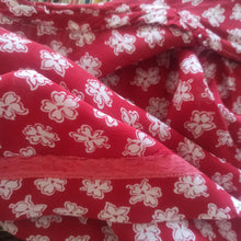 Cargar imagen en el visor de la galería, 1940s - Beautiful Red Floral Rayon Crepe 2pc Suit - W31 (80cm)
