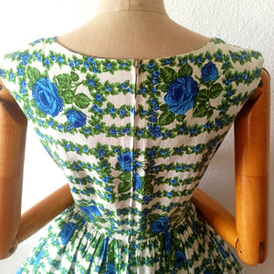 1950s - Stunning German Rose Garden Dress - W29 (74cm)