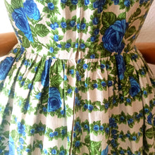 Load image into Gallery viewer, 1950s - Stunning German Rose Garden Dress - W29 (74cm)
