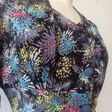 Charger l&#39;image dans la galerie, 1940s - Stunning Abstract Floral Cold Rayon Silk Dress - W29 (74cm)
