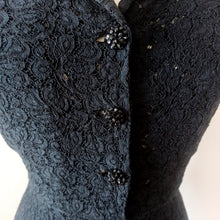 Cargar imagen en el visor de la galería, 1950s - Precious Black Cotton Lace Dress - W28 (72cm)
