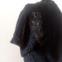 Charger l&#39;image dans la galerie, 1950s - Precious Black Cotton Lace Dress - W28 (72cm)
