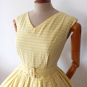 1950s - Adorable Yellow White Textured Cotton Dress - W26 (66cm)