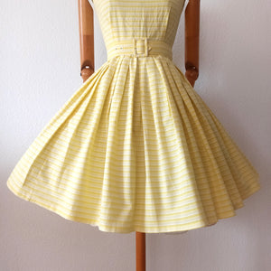 1950s - Adorable Yellow White Textured Cotton Dress - W26 (66cm)