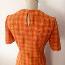 Cargar imagen en el visor de la galería, 1960s - Gorgeous Orange Cotton Wool Dress - W30 (76cm)
