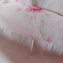 Cargar imagen en el visor de la galería, 1950s - Sweet Pink Floral Cotton Day Dress - W27 (68cm)
