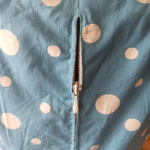 Laden Sie das Bild in den Galerie-Viewer, 1950s - Adorable German Baby Blue Dotted Cotton Dress - W34 (86cm)
