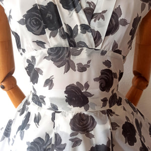 1950s - Gorgeous Black Roses Nylon Dress - W27 (68cm)