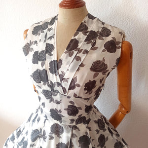 1950s - Gorgeous Black Roses Nylon Dress - W27 (68cm)