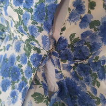 Cargar imagen en el visor de la galería, 1950s - Gorgeous French Floral Satin Dress - W29 (74cm)
