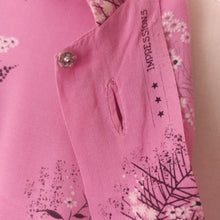 Laden Sie das Bild in den Galerie-Viewer, 1940s - Impressions de Lyon, France - Beautiful Pink Rayon Dress - W30 (76cm)
