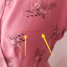 Cargar imagen en el visor de la galería, 1940s - Impressions de Lyon, France - Beautiful Pink Rayon Dress - W30 (76cm)
