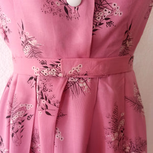 1940s - Impressions de Lyon, France - Beautiful Pink Rayon Dress - W30 (76cm)