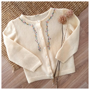 1950s - Adorable Cream Handembroidered Wool Cardigan - Sz. S/M