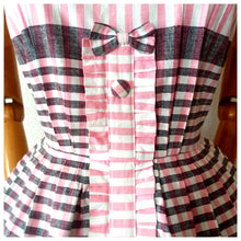 Load image into Gallery viewer, 1950s 1960s - Adorable Grey &amp; Pink Cotton Dress - W29 (74cm)
