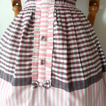 Load image into Gallery viewer, 1950s 1960s - Adorable Grey &amp; Pink Cotton Dress - W29 (74cm)
