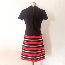 Cargar imagen en el visor de la galería, 1960s - Cool Black &amp; Red Mod Dress - W33 (84cm)
