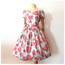 Charger l&#39;image dans la galerie, 1950s - Adorable &amp; Stunning Juniors Floral Dress - W22.5 (56cm)
