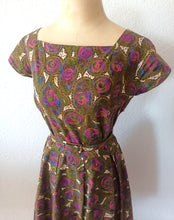 Cargar imagen en el visor de la galería, 1950s - Gorgeous Petite Roseprint Cotton Dress - W26 (66cm)
