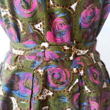 Load image into Gallery viewer, 1950s - Gorgeous Petite Roseprint Cotton Dress - W26 (66cm)
