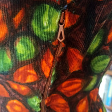 Cargar imagen en el visor de la galería, 1960s - Stunning Colors Corduroy Dress - W26 (66cm)
