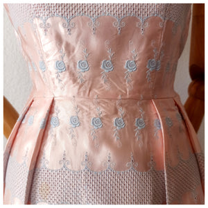 1950s - Exquisite Pink Pale Embroidery Roses Dress - W25 (64cm)